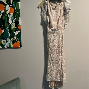NWT DB Studio Davids Bridal Lace& cream midi dress Host Pick